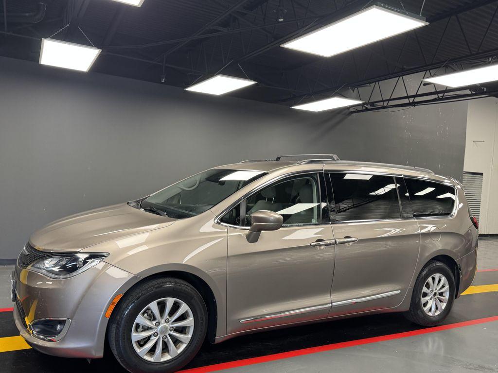 used 2017 Chrysler Pacifica car, priced at $9,888