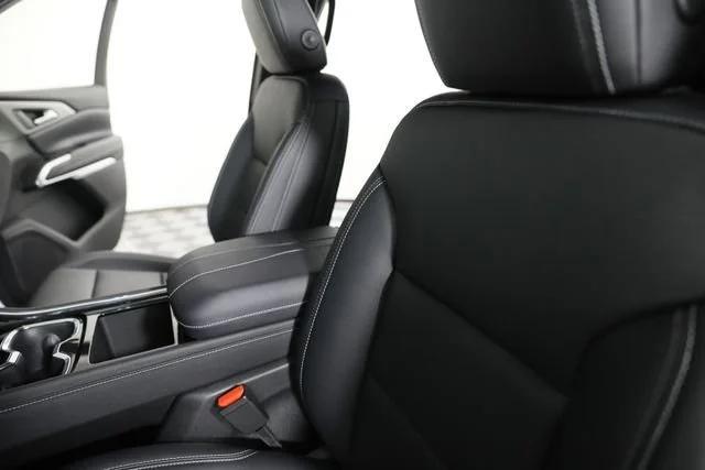 new 2026 Chevrolet Traverse car, priced at $44,092