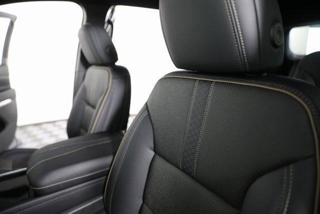 new 2026 Chevrolet Traverse car, priced at $53,495