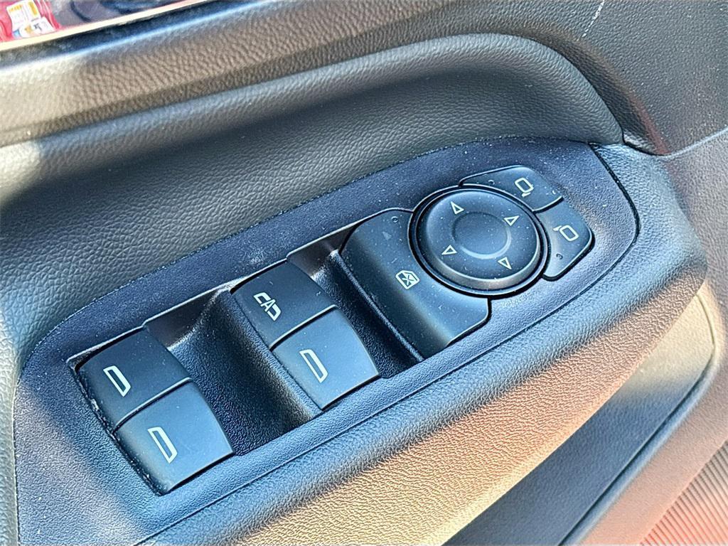 used 2020 Chevrolet Equinox car, priced at $15,500