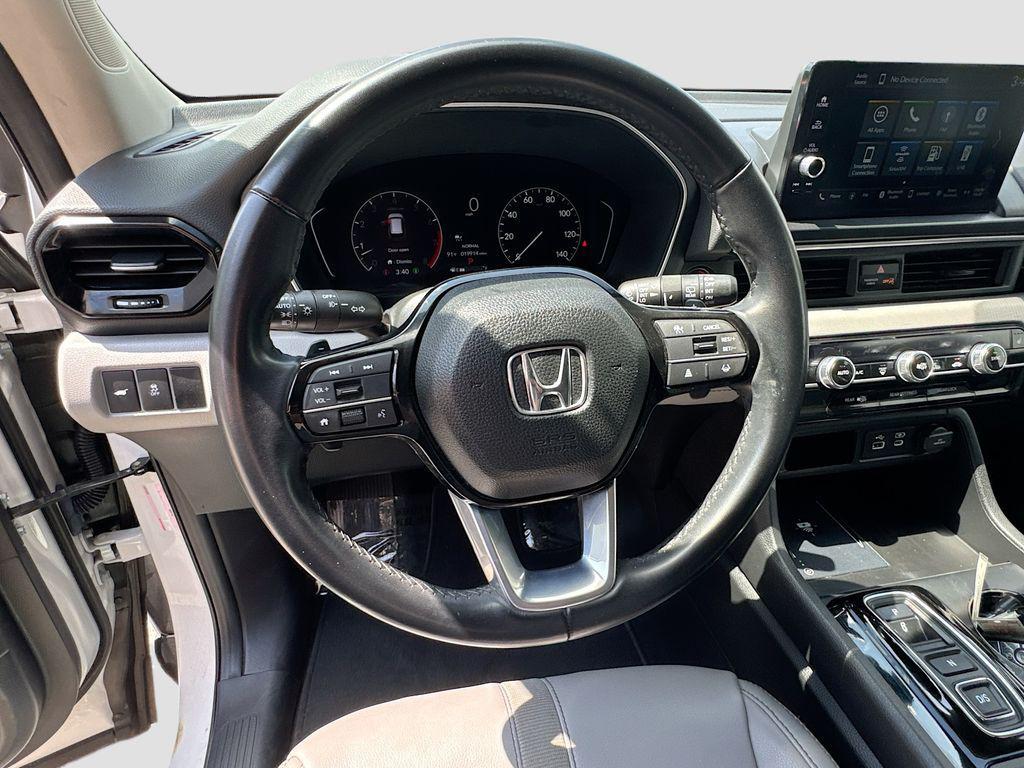 used 2024 Honda Pilot car, priced at $31,400