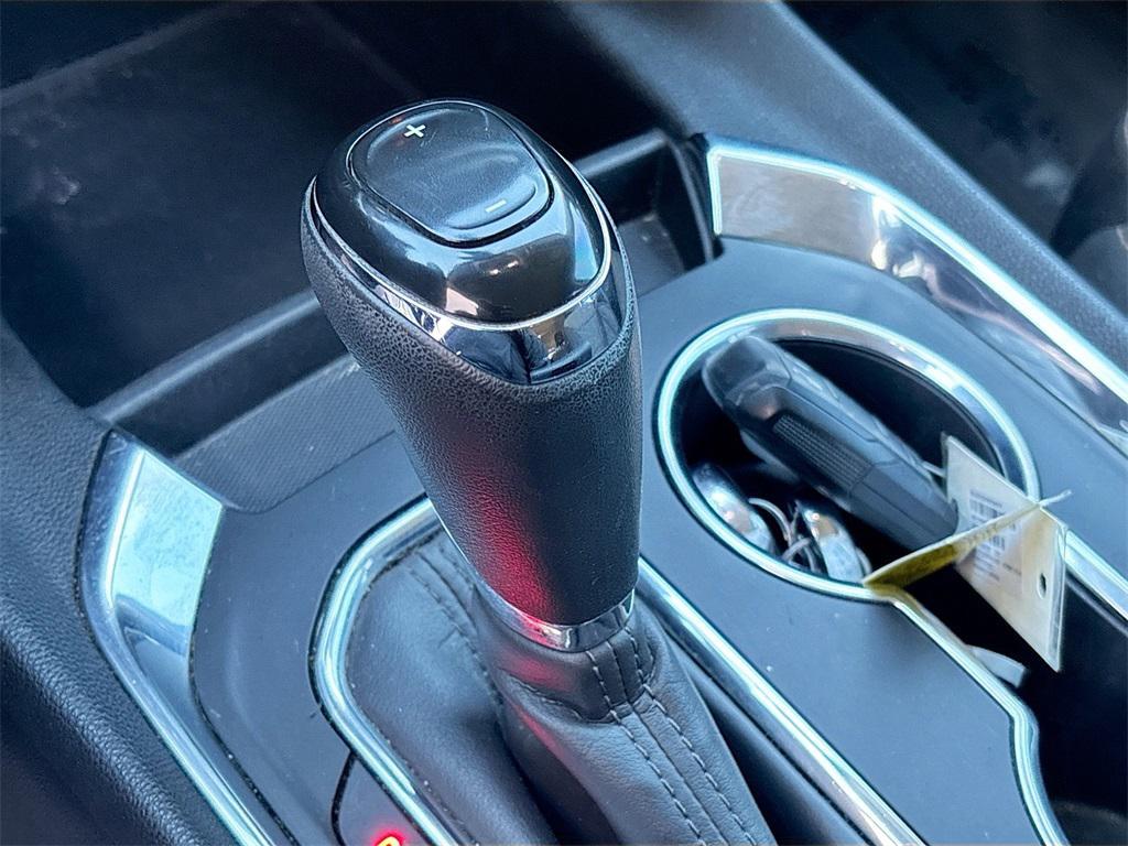 used 2020 Chevrolet Traverse car, priced at $16,500