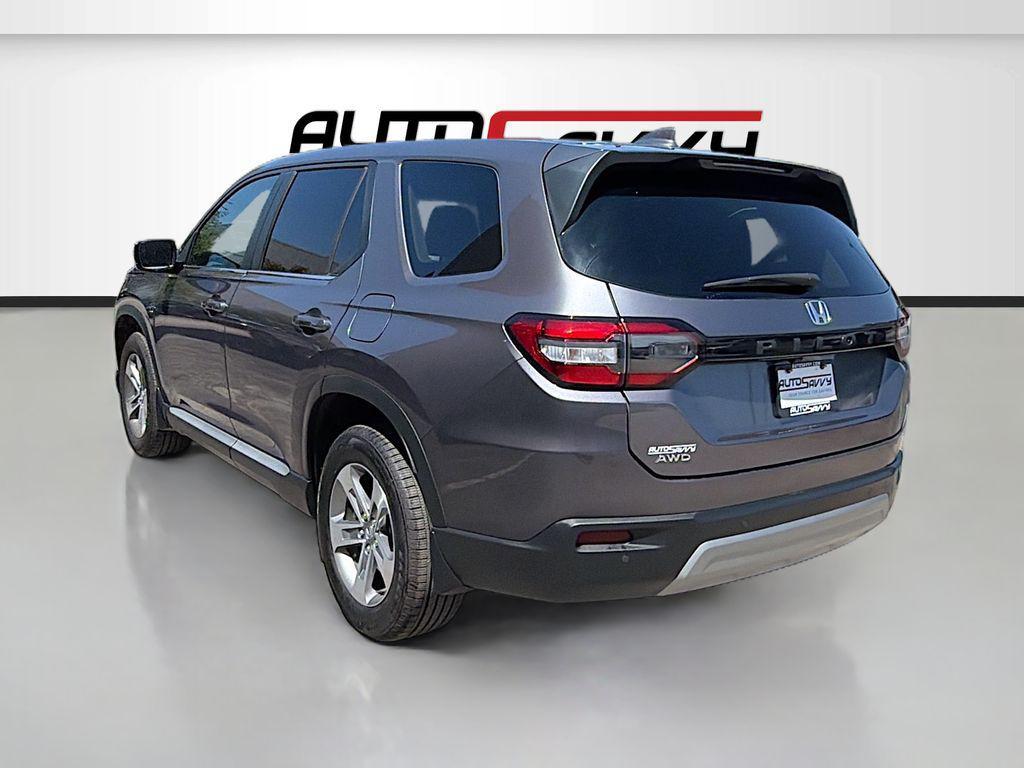 used 2025 Honda Pilot car, priced at $35,400