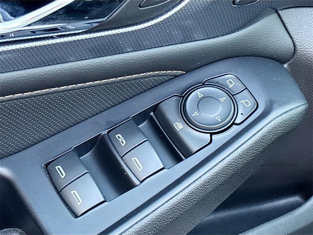 used 2021 Chevrolet Traverse car, priced at $24,400