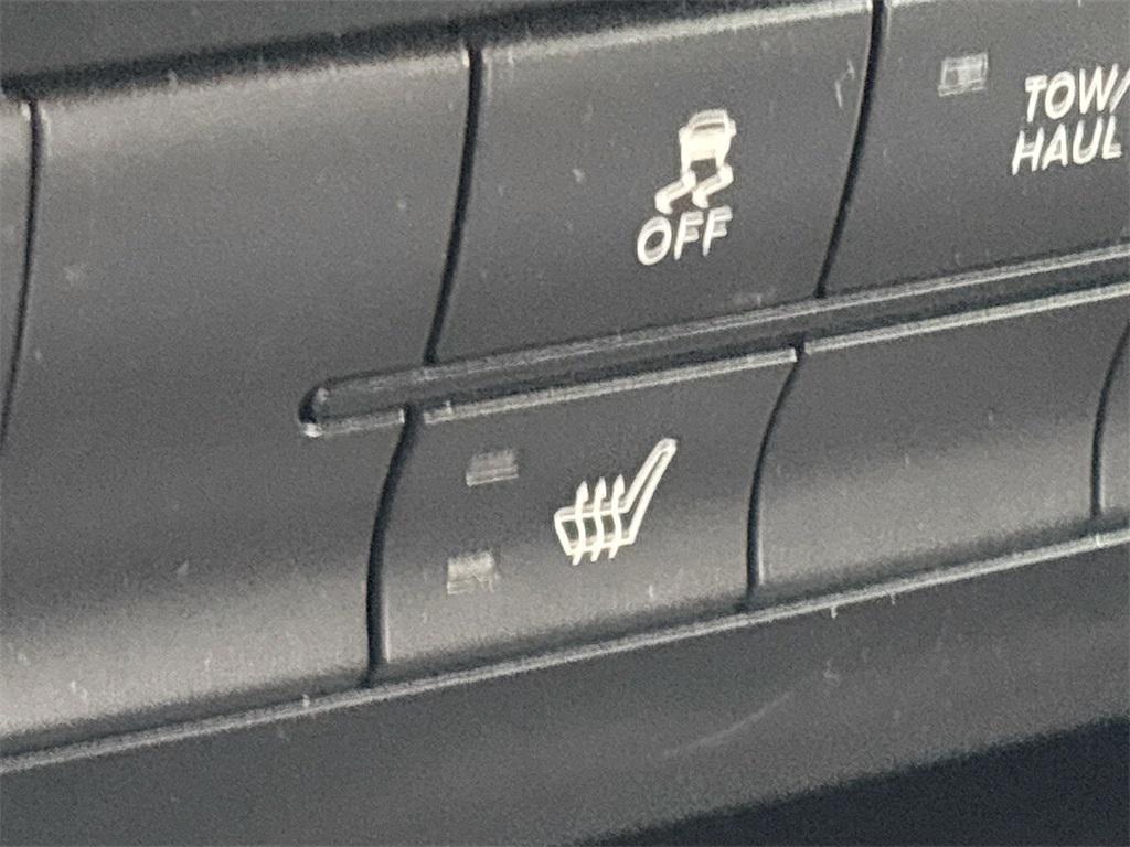 used 2020 Ram 1500 Classic car, priced at $17,800