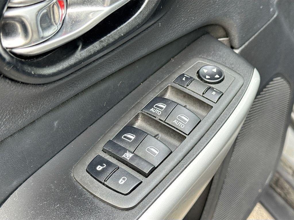 used 2022 Jeep Cherokee car, priced at $17,400