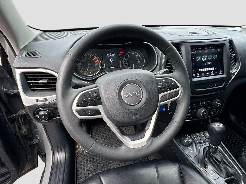 used 2022 Jeep Cherokee car, priced at $17,400