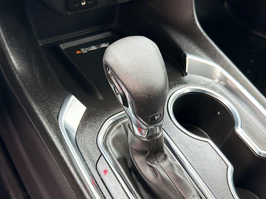 used 2023 Chevrolet Traverse car, priced at $22,900