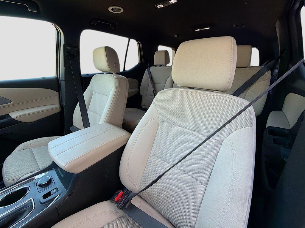 used 2023 Chevrolet Traverse car, priced at $24,200