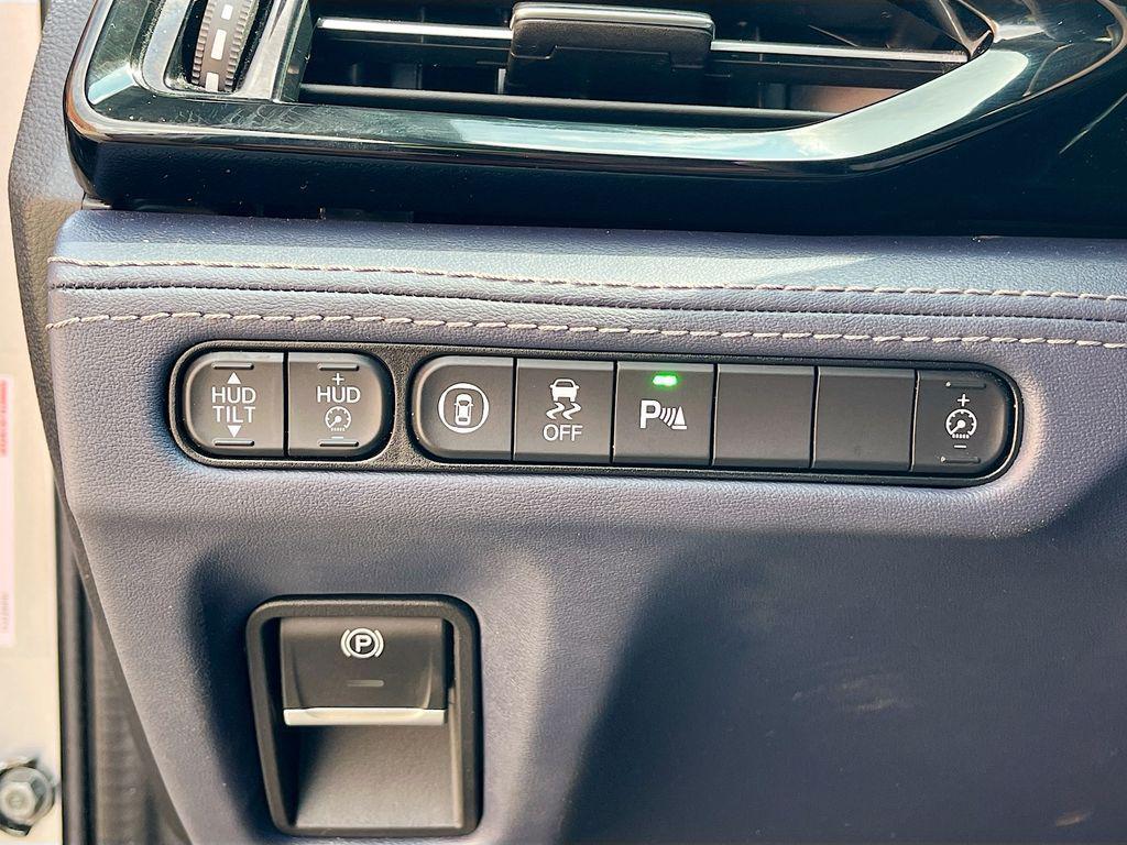 used 2024 Acura MDX car, priced at $45,600