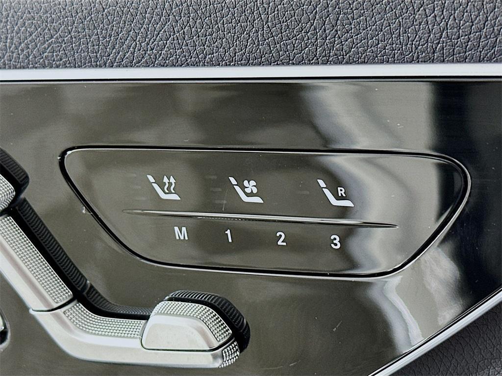 used 2022 Mercedes-Benz S-Class car, priced at $59,999