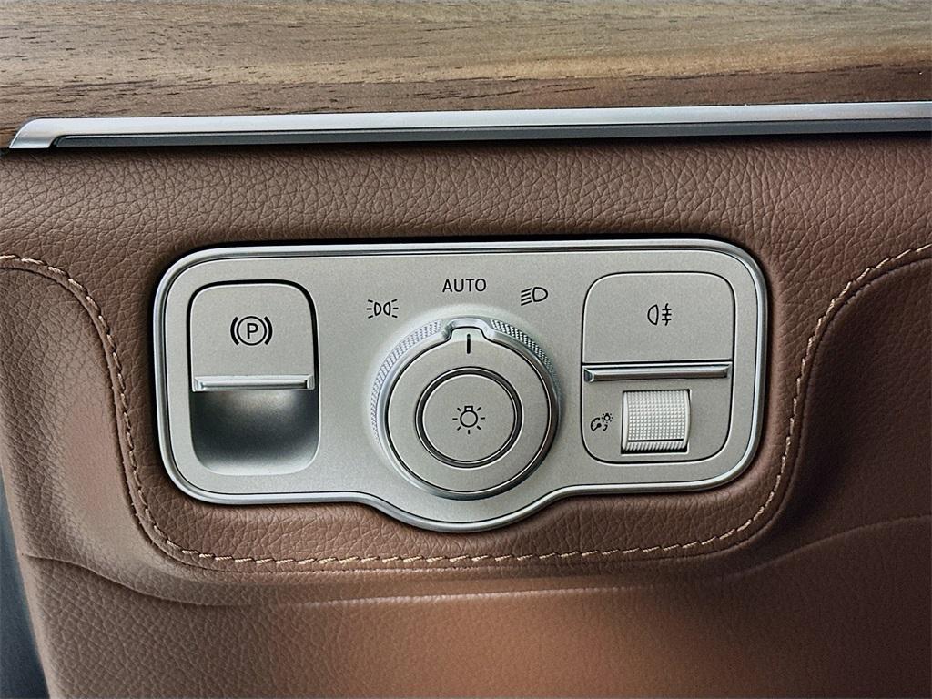 new 2026 Mercedes-Benz GLS 450 car, priced at $101,705