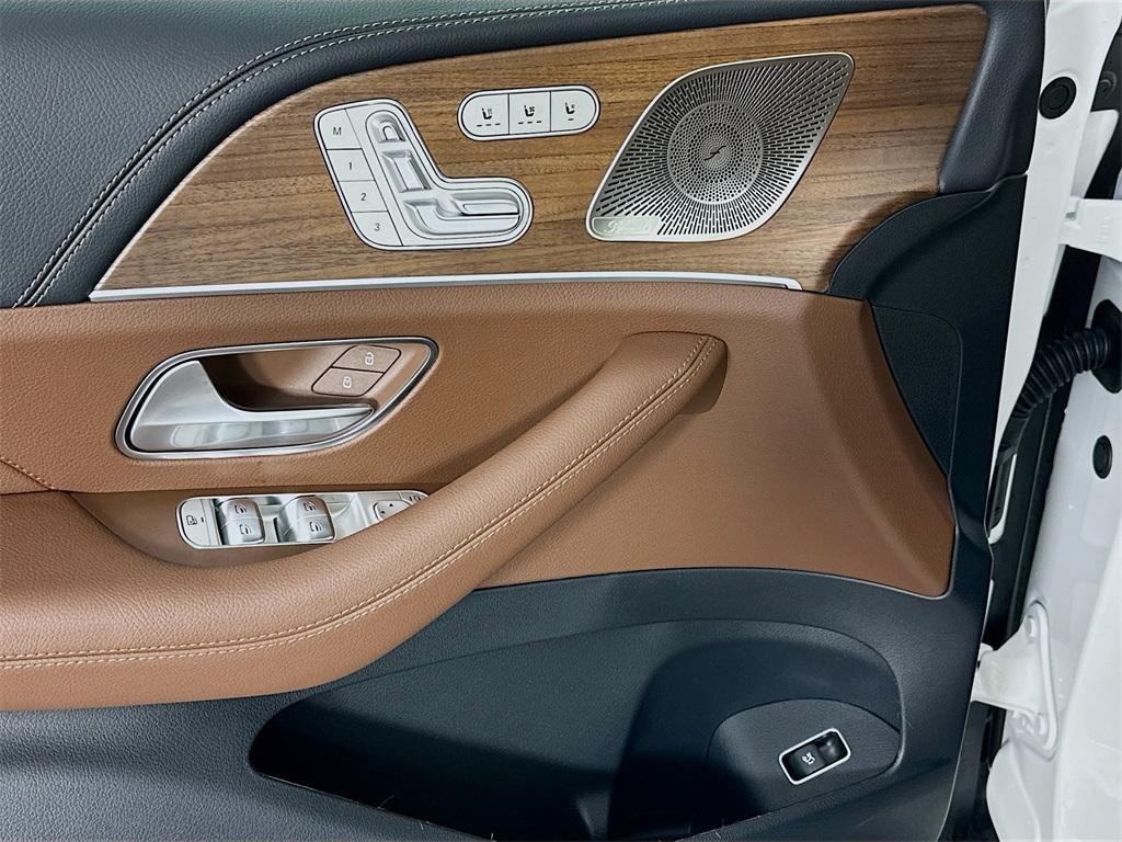 new 2026 Mercedes-Benz GLS 450 car, priced at $101,705