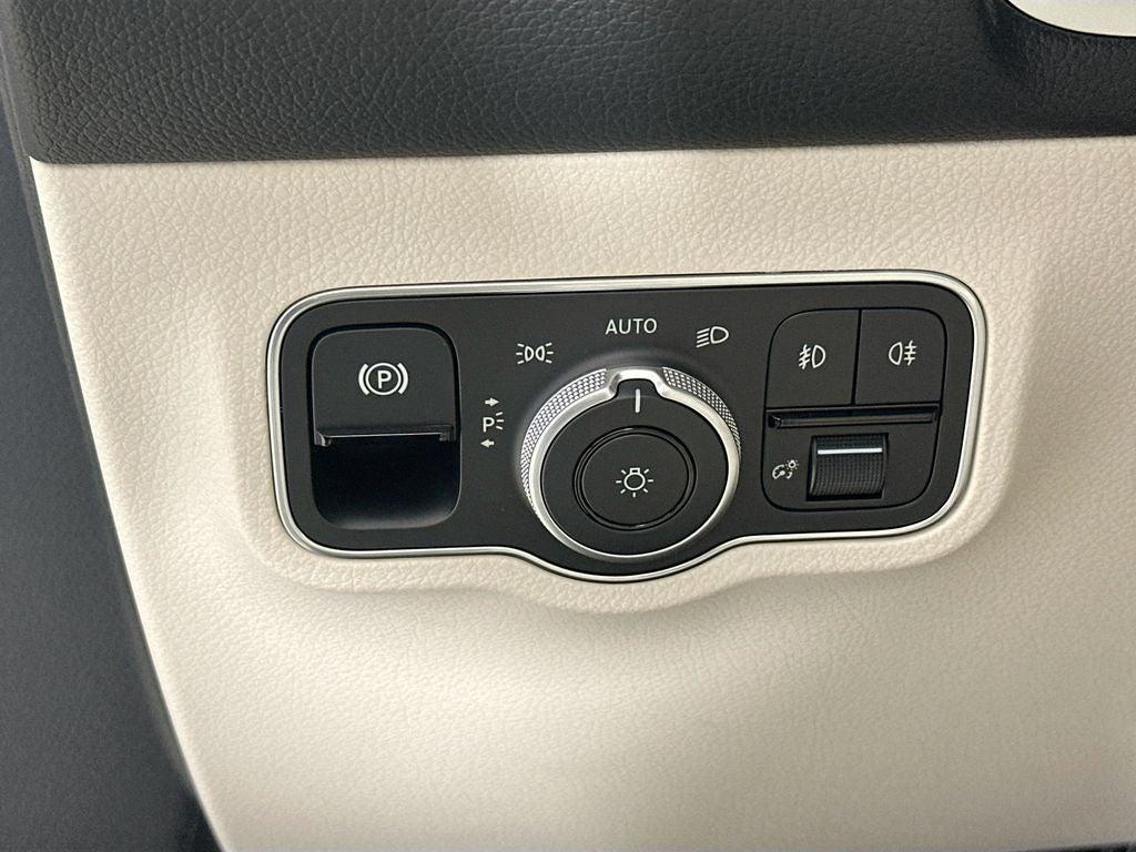 used 2026 Mercedes-Benz GLB 250 car, priced at $49,183