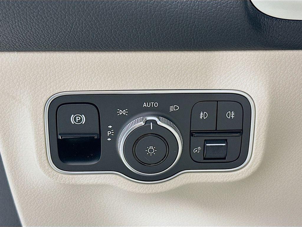 used 2026 Mercedes-Benz GLB 250 car, priced at $46,183