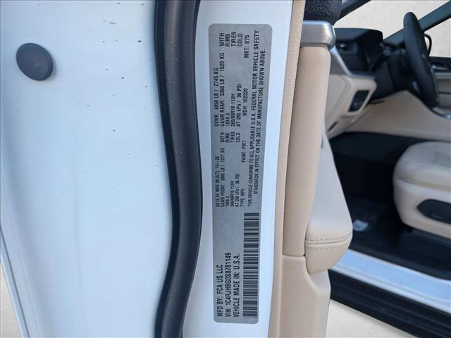 new 2025 Jeep Grand Cherokee car, priced at $43,549