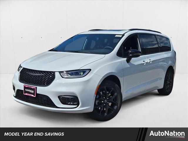new 2025 Chrysler Pacifica car, priced at $49,179