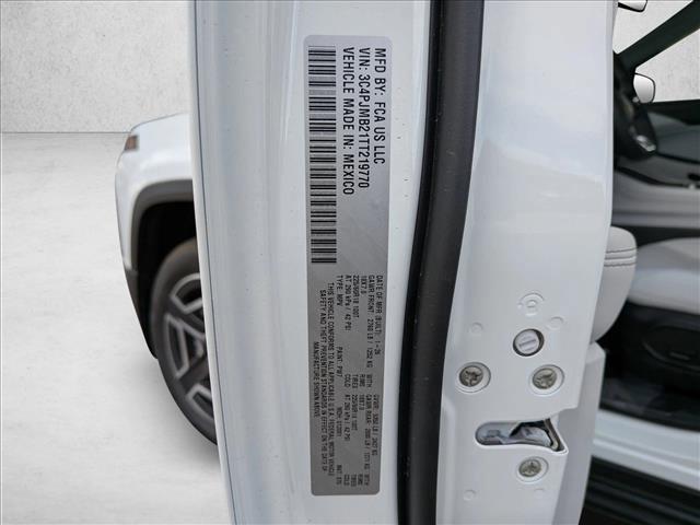 new 2026 Jeep Cherokee car, priced at $33,289