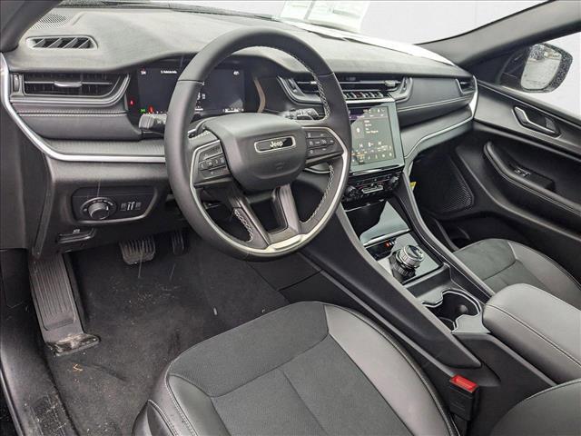 new 2025 Jeep Grand Cherokee car, priced at $40,649