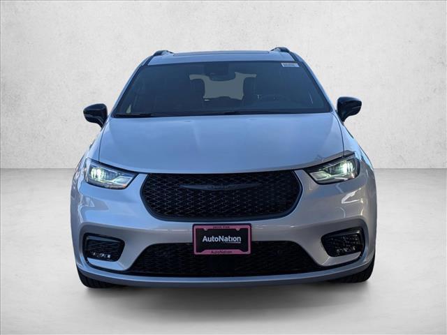 new 2026 Chrysler Pacifica car, priced at $53,279