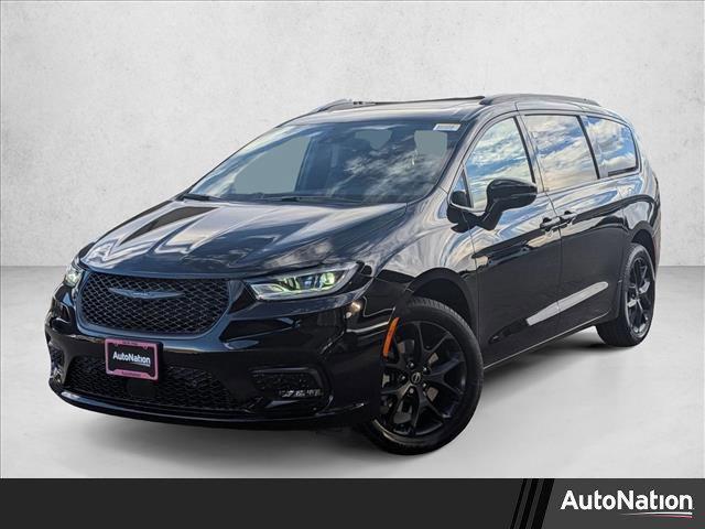 new 2026 Chrysler Pacifica car, priced at $52,549