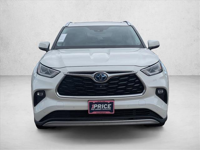 used 2021 Toyota Highlander Hybrid car, priced at $35,699
