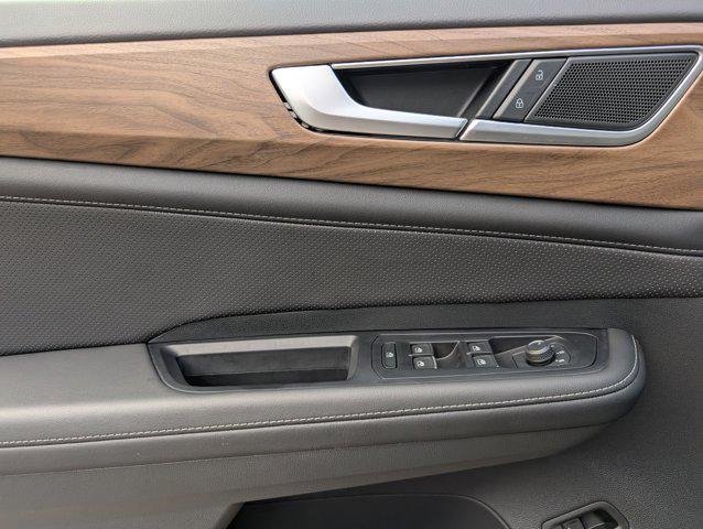 used 2025 Volkswagen Atlas car, priced at $32,998