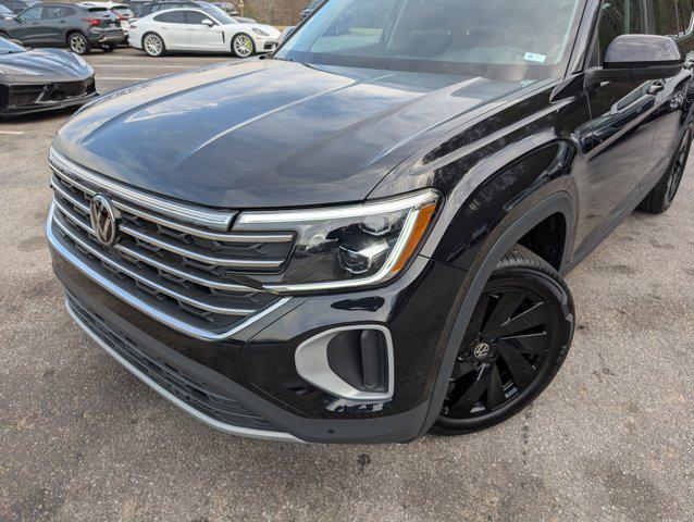 used 2025 Volkswagen Atlas car, priced at $32,998