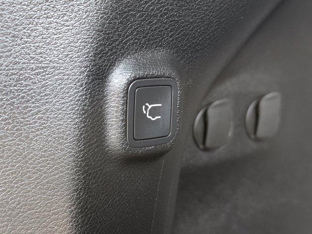 used 2020 Jeep Cherokee car, priced at $19,594