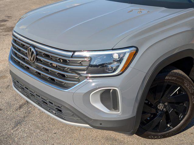 used 2025 Volkswagen Atlas car, priced at $35,995