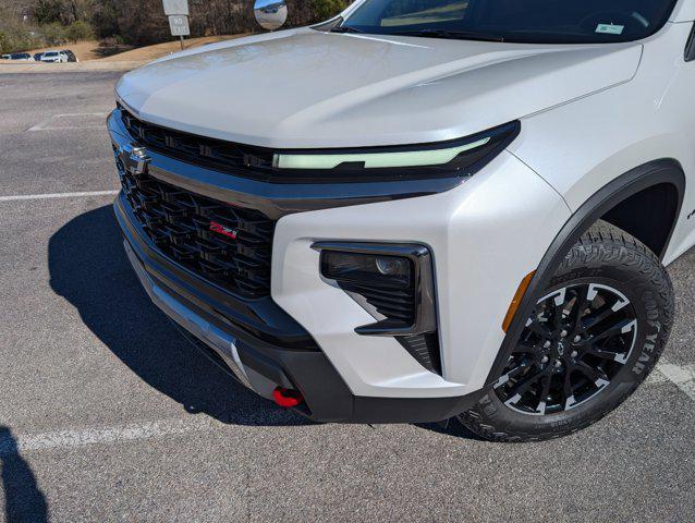 used 2025 Chevrolet Traverse car, priced at $43,995