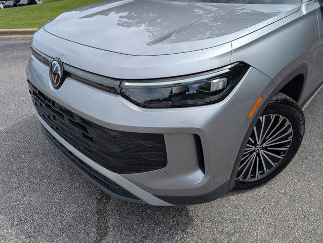 used 2025 Volkswagen Tiguan car, priced at $26,995