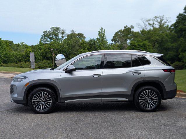 used 2025 Volkswagen Tiguan car, priced at $26,995