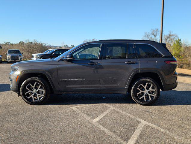 used 2024 Jeep Grand Cherokee car, priced at $32,994