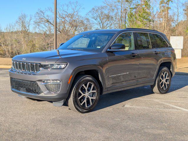 used 2024 Jeep Grand Cherokee car, priced at $32,994