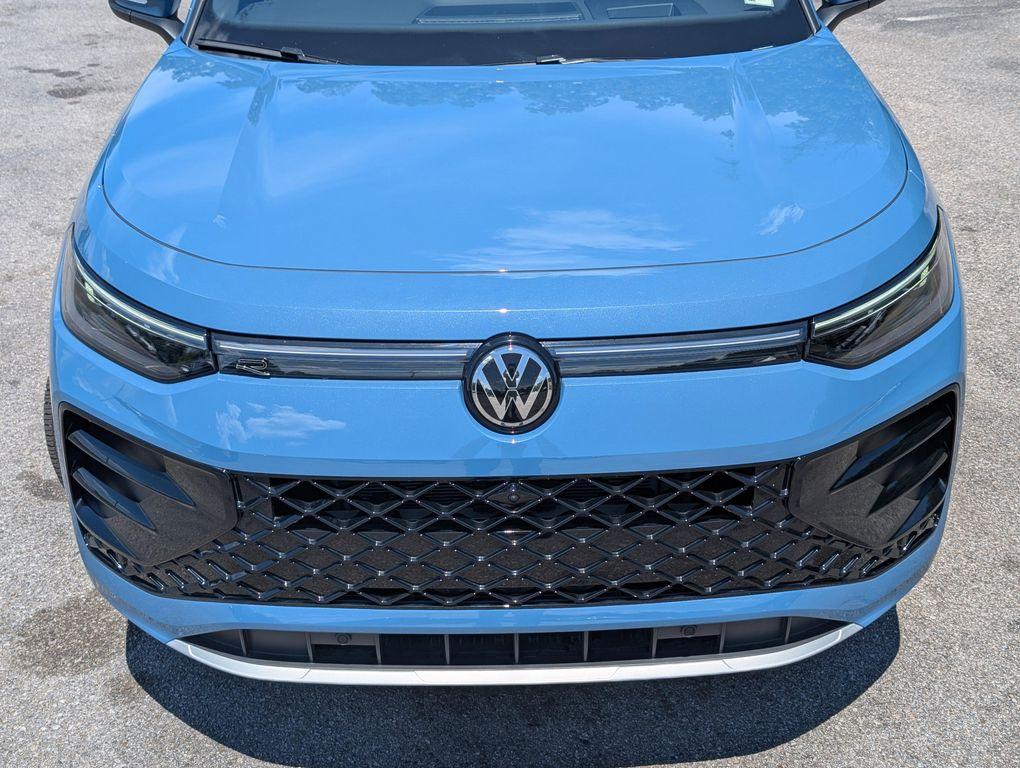 used 2025 Volkswagen Tiguan car, priced at $39,294