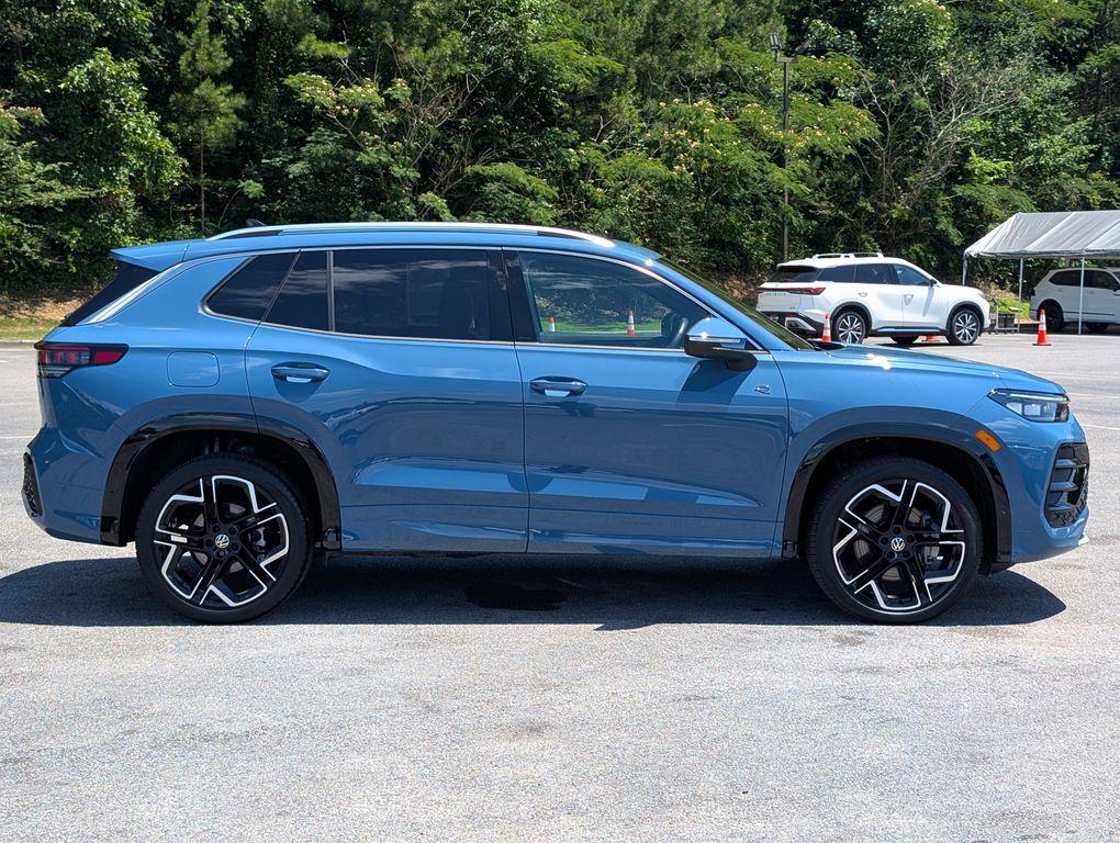 used 2025 Volkswagen Tiguan car, priced at $39,294