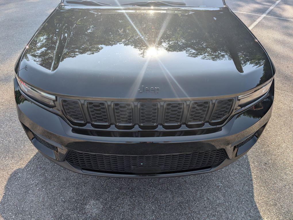 used 2023 Jeep Grand Cherokee car, priced at $27,293