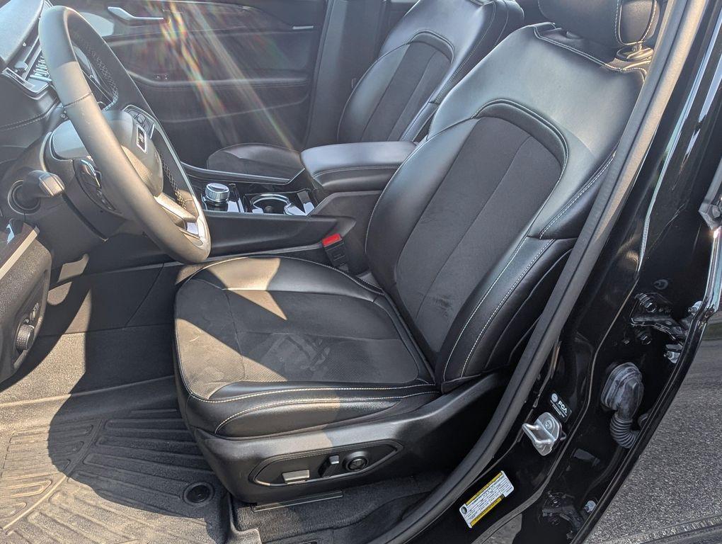 used 2023 Jeep Grand Cherokee car, priced at $27,293
