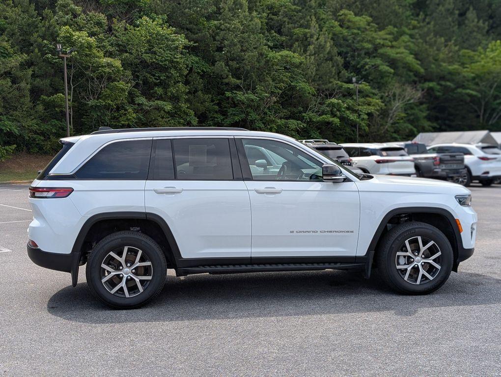 used 2024 Jeep Grand Cherokee car, priced at $35,294