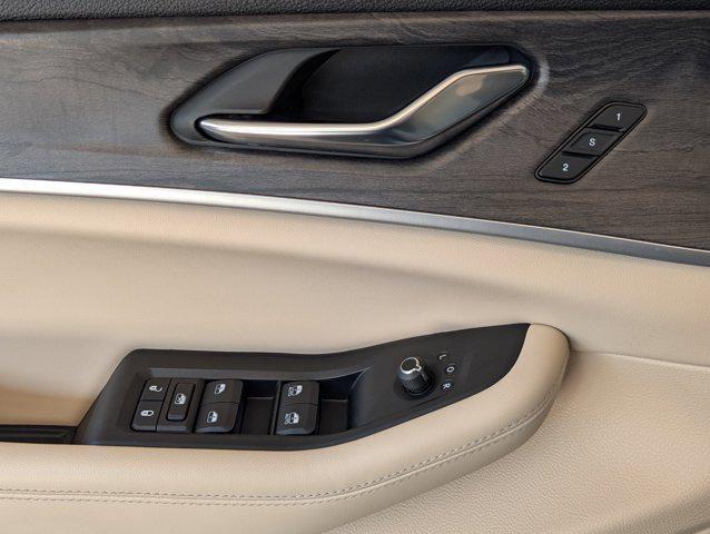 used 2024 Jeep Grand Cherokee car, priced at $36,995