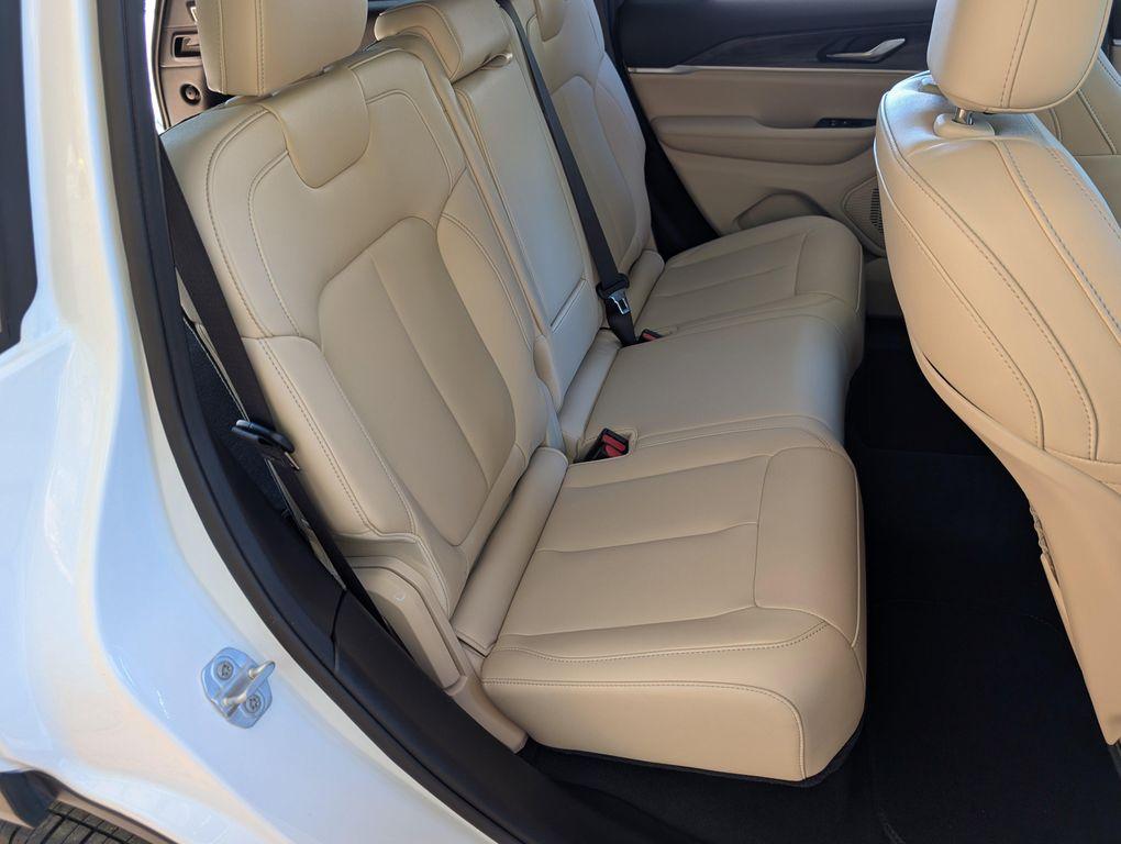 used 2024 Jeep Grand Cherokee car, priced at $35,294
