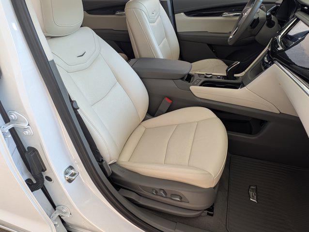 used 2025 Cadillac XT6 car, priced at $45,998