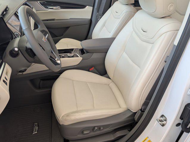 used 2025 Cadillac XT6 car, priced at $45,998