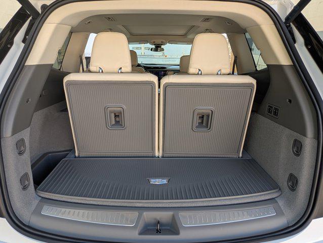 used 2025 Cadillac XT6 car, priced at $45,998