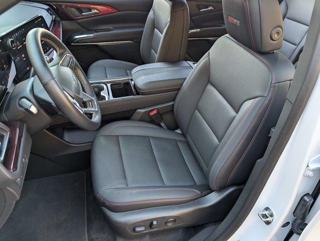 used 2025 Chevrolet Traverse car, priced at $42,995