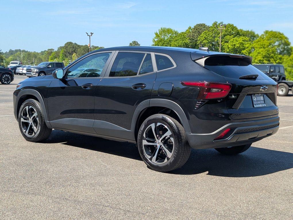 used 2024 Chevrolet Trax car, priced at $22,294