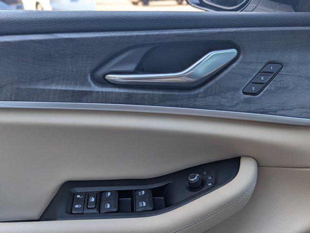 used 2024 Jeep Grand Cherokee car, priced at $36,995