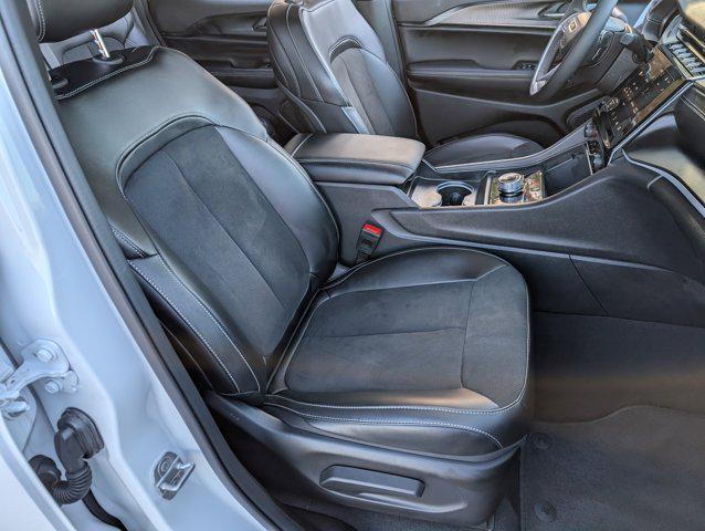 used 2024 Jeep Grand Cherokee car, priced at $31,994