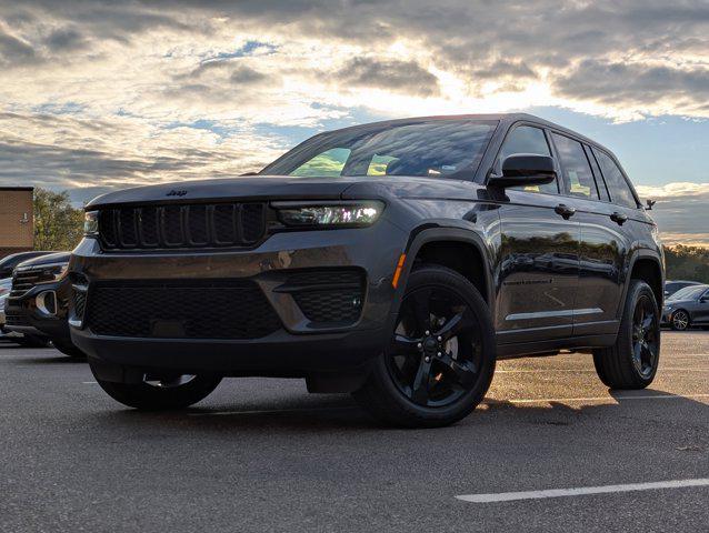 used 2024 Jeep Grand Cherokee car, priced at $31,995